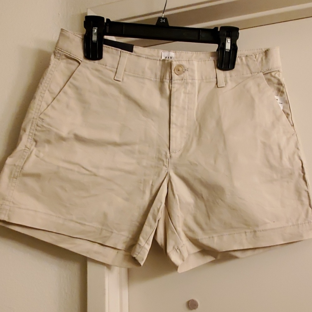 NWT Gap 5" shorts